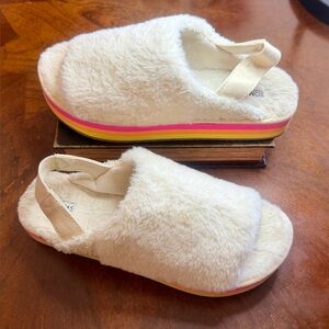 TOMS Platform Slippers With Back Strap 
Size 10